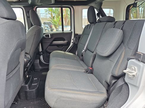 Used 2024 Jeep Wrangler Unlimited Sahara AWD/4WD image 15