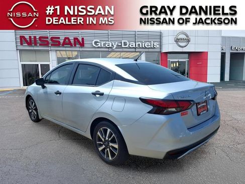 Used 2025 Nissan Versa S w/ S Plus Package FWD image 5