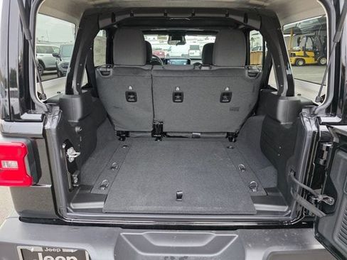 New 2026 Jeep Wrangler Unlimited Sahara AWD/4WD image 19