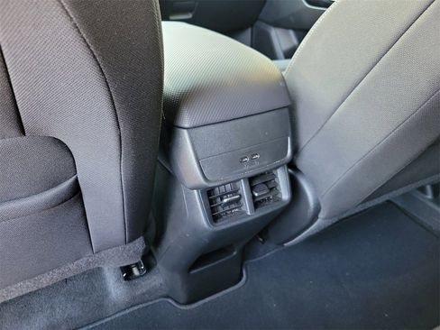 Used 2025 Chevrolet Equinox LT image 10