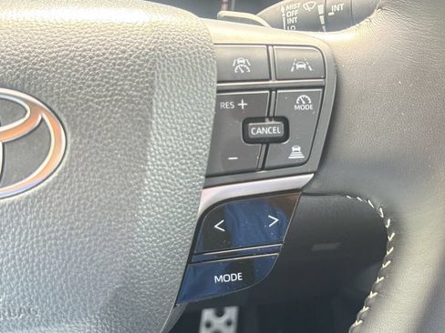 Used 2025 Toyota Camry SE FWD image 29