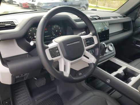 Certified 2025 Land Rover Defender 130 X-Dynamic SE AWD/4WD image 14