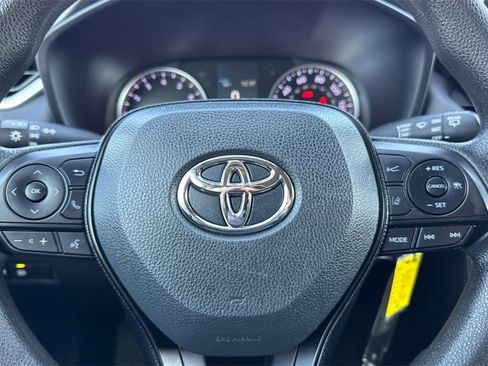 Used 2021 Toyota RAV4 LE image 21
