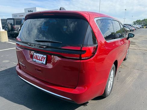 New 2027 Chrysler Pacifica Select w/ Family Tech Group FWD image 7