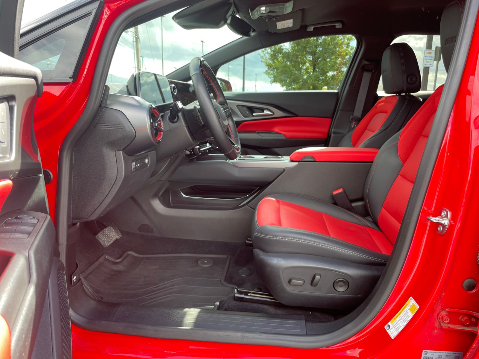 Used 2024 Chevrolet Equinox EV RS w/ Active Safety Package 3 FWD image 21