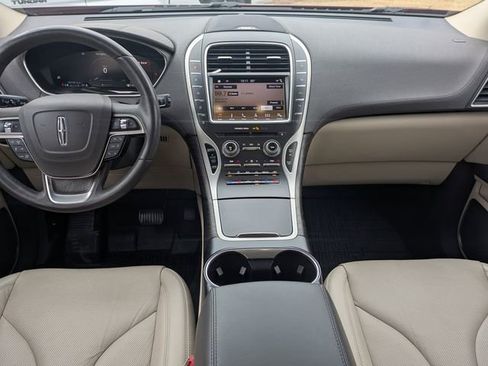 Used 2019 Lincoln Nautilus Reserve image 16