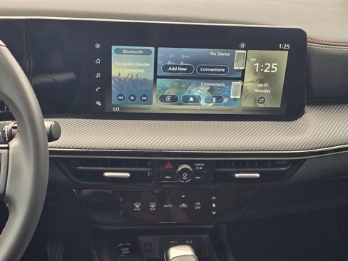 Certified 2025 Nissan Kicks SR FWD image 16