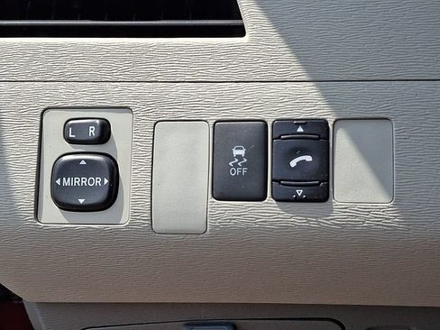 Used 2011 Toyota Sienna w/ Towing Pkg FWD image 23