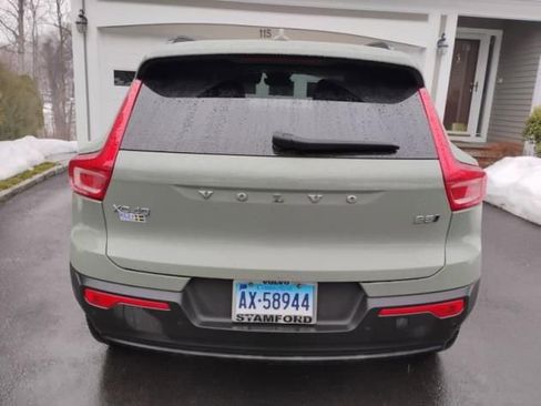 Used 2023 Volvo XC40 B5 Plus w/ Driver Assist Package image 5