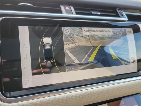 Used 2023 Land Rover Range Rover Velar HST image 14