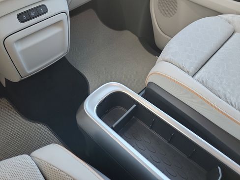 New 2025 Volkswagen ID. Buzz 1st Edition image 14