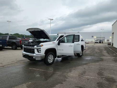 Used 2023 Chevrolet Silverado 2500 LT w/ Convenience Package AWD/4WD image 11