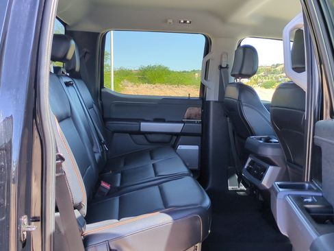 Used 2025 Ford F250 Lariat AWD/4WD image 32