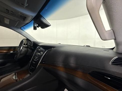 Used 2018 Cadillac Escalade ESV Premium Luxury AWD/4WD image 30