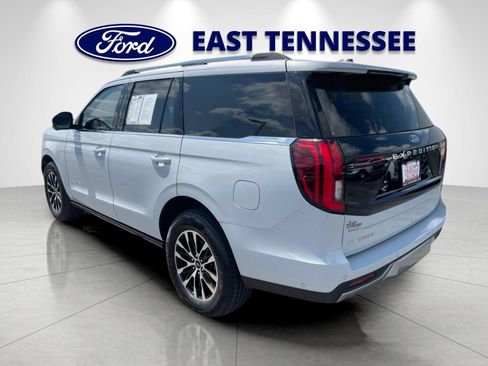Certified 2025 Ford Expedition Platinum AWD/4WD image 5