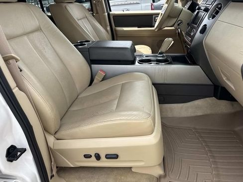 Used 2014 Ford Expedition XLT w/ Equipment Group 202A RWD image 11