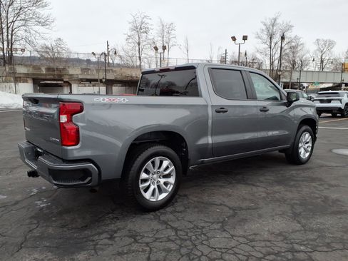 Used 2021 Chevrolet Silverado 1500 Custom image 3