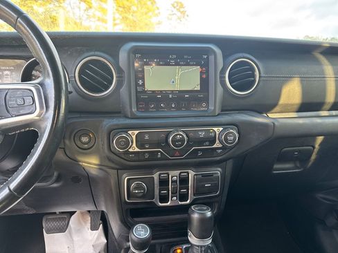 Used 2020 Jeep Wrangler Unlimited Sahara image 22