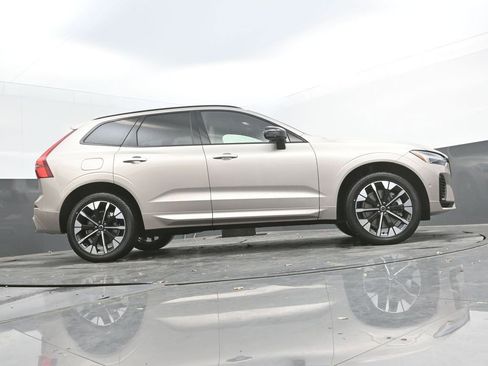 New 2026 Volvo XC60 T8 Plus w/ Protection Package Premier image 37