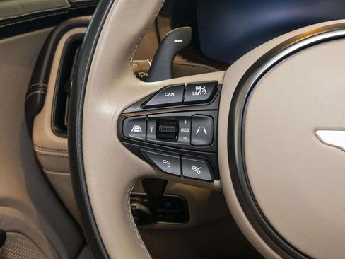 Used 2023 Aston Martin DBX AWD/4WD image 31