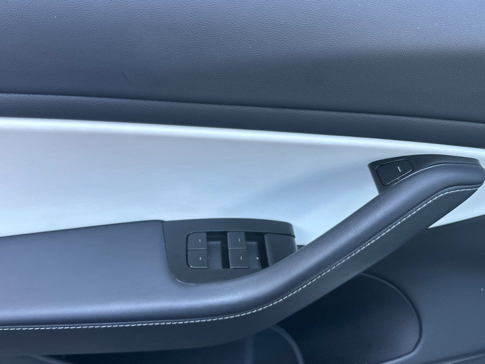 Used 2020 Tesla Model 3 Long Range AWD/4WD image 11