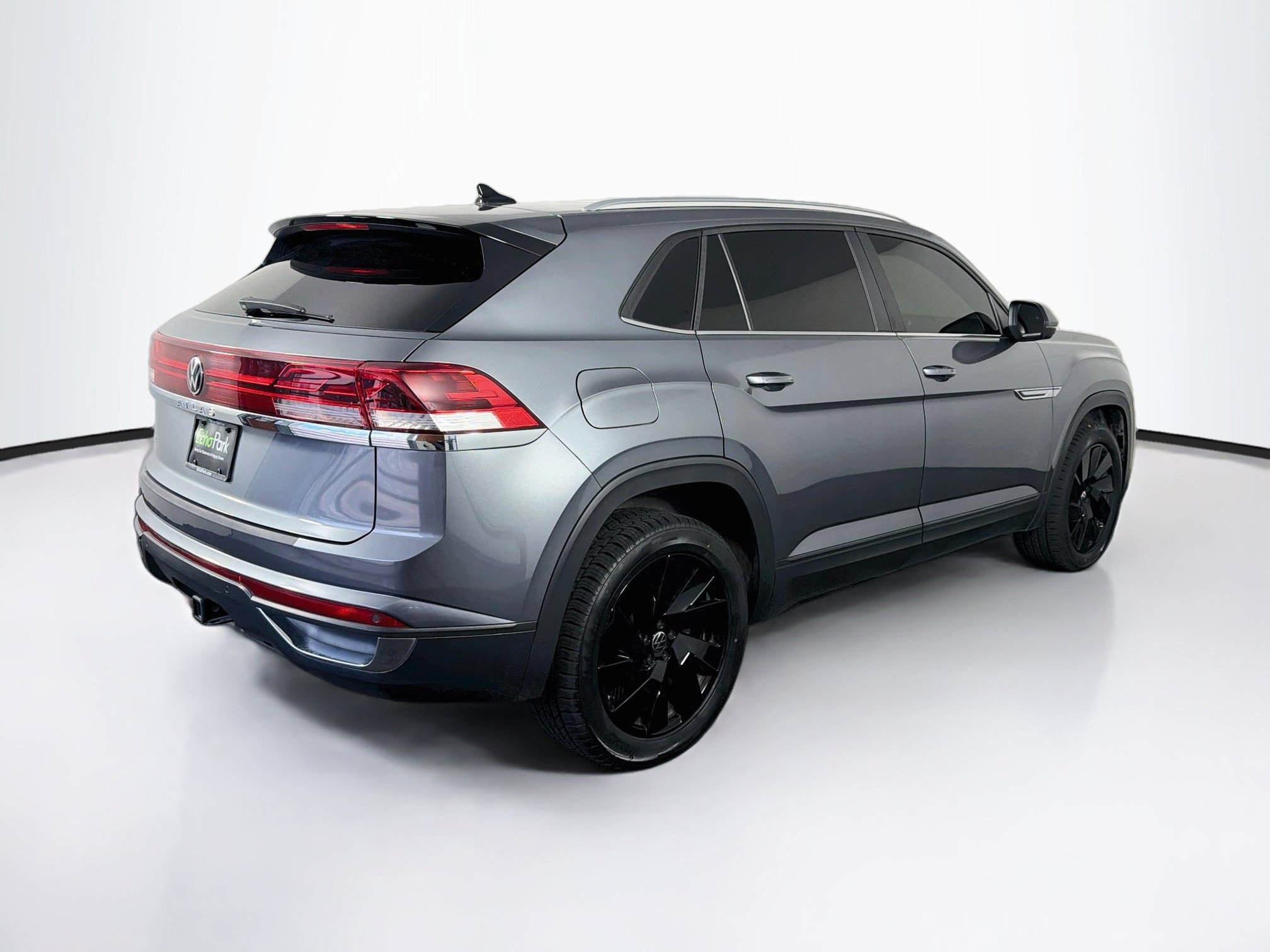 Used 2024 Volkswagen Atlas Cross Sport SE w/ Panoramic Sunroof Package FWD image 9