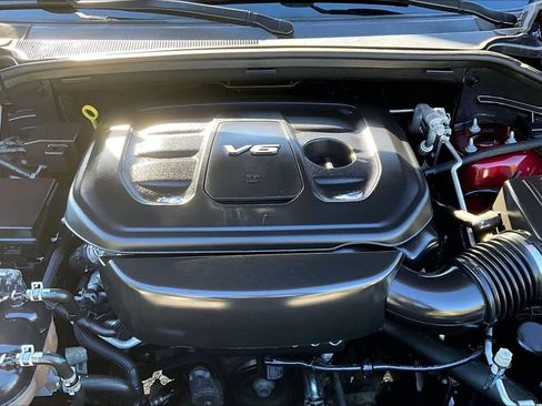 Used 2018 Jeep Grand Cherokee Limited image 32