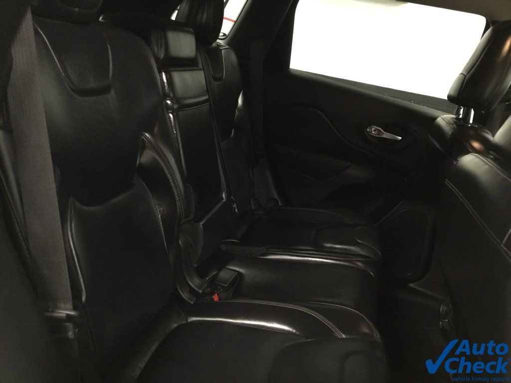 Used 2016 Jeep Cherokee Limited AWD/4WD image 28