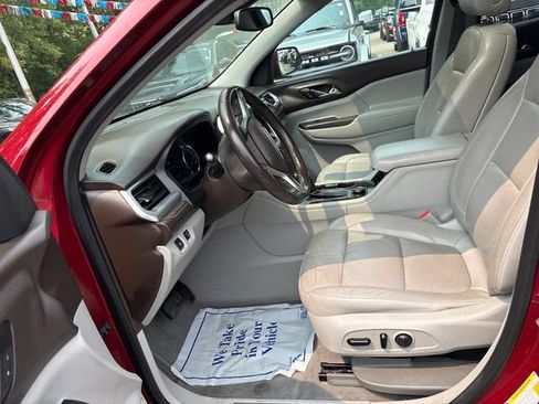 Used 2018 GMC Acadia SLT w/ LPO, Floor Liner Package FWD image 8