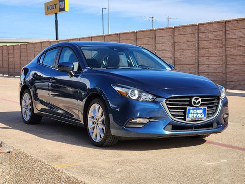 Used 2017 MAZDA MAZDA3 Touring image 3