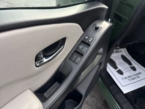 Used 2025 Nissan Frontier SV w/ SV Convenience Package image 12