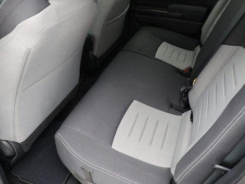 Used 2024 Toyota Tacoma TRD Off-Road image 13