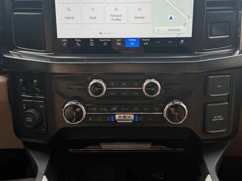 Used 2023 Ford F450 Lariat w/ FX4 Off-Road Package image 18