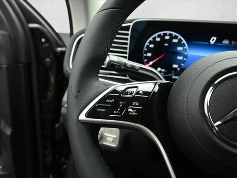 Certified 2026 Mercedes-Benz GLS 450 4MATIC image 15