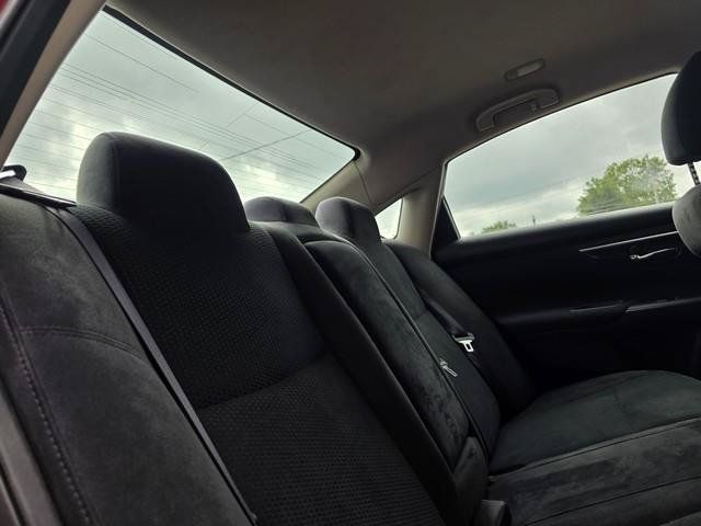Used 2014 Nissan Altima 2.5 SV FWD image 23