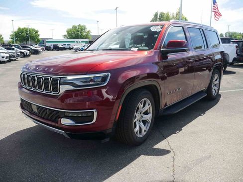 Certified 2022 Jeep Wagoneer Series II w/ Convenience Group I AWD/4WD image 4
