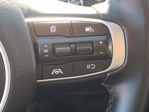 Used 2024 Kia Sportage EX image 11