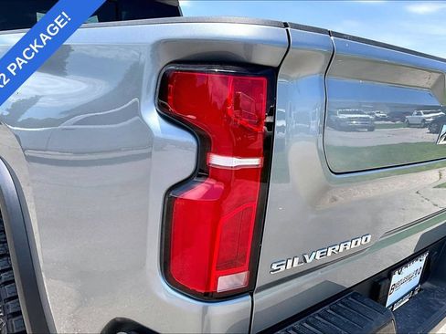 Used 2025 Chevrolet Silverado 2500 ZR2 w/ Technology Package AWD/4WD image 25