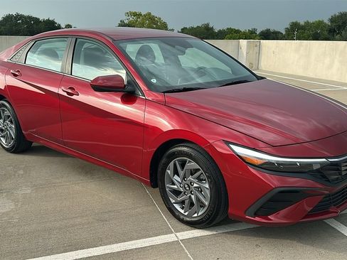 Certified 2024 Hyundai Elantra SEL FWD image 14