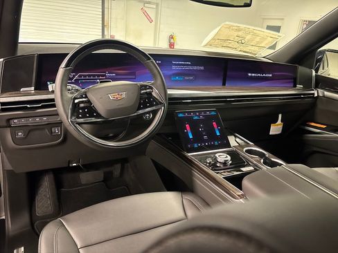 New 2025 Cadillac Escalade Luxury image 35
