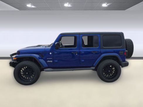 Used 2019 Jeep Wrangler Unlimited Sahara image 2