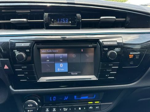 Used 2014 Toyota Corolla S FWD image 25