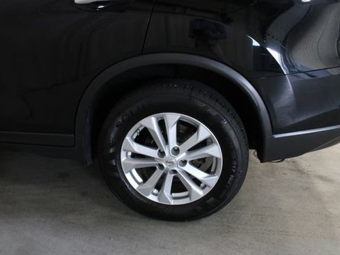 Used 2015 Nissan Rogue SV FWD image 29