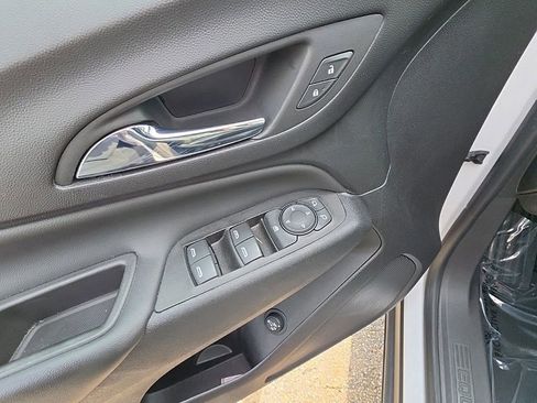 Used 2022 Chevrolet Equinox LT image 12