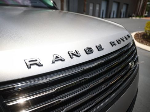 Used 2023 Land Rover Range Rover SV AWD/4WD image 12
