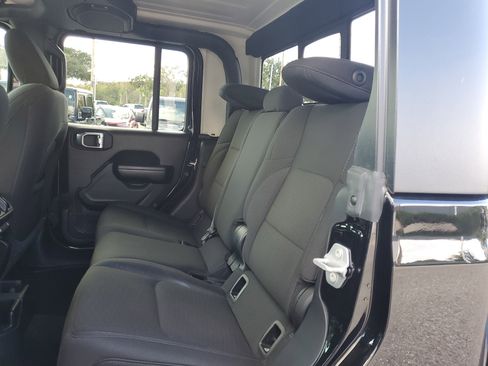 Used 2021 Jeep Gladiator Sport image 9