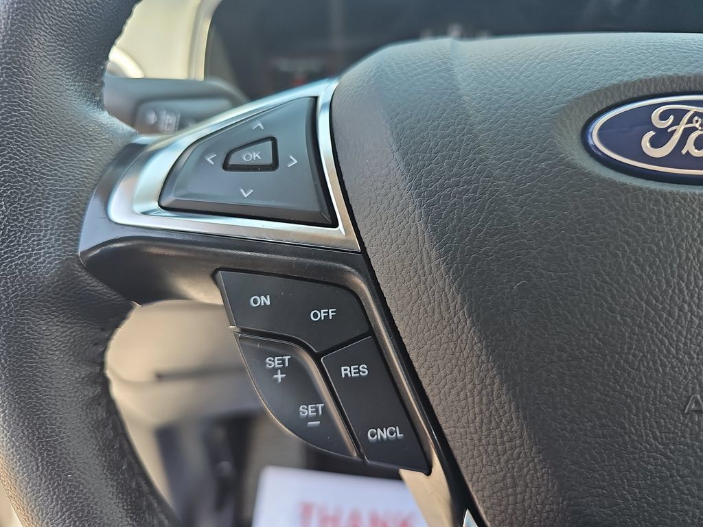 Used 2024 Ford Edge SEL AWD/4WD image 16