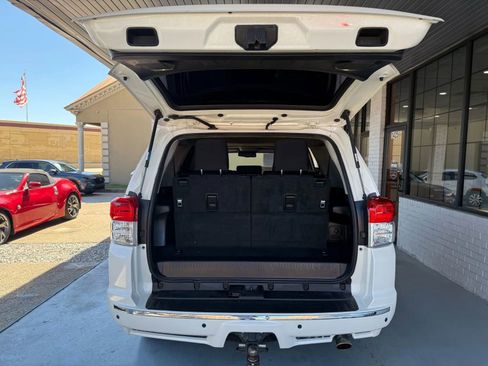 Used 2011 Toyota 4Runner SR5 RWD image 16