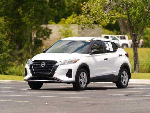 Used 2021 Nissan Kicks S FWD image 33