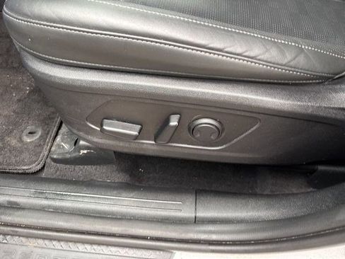 Used 2024 Kia Sorento S image 12